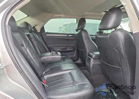 2009 Chrysler 300C from USA, damaged, VIN 2C3KA63T89H601751